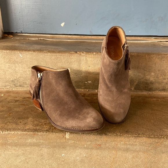 Vionic Womens Taupe Ankle Boots - Picture 3 of 7
